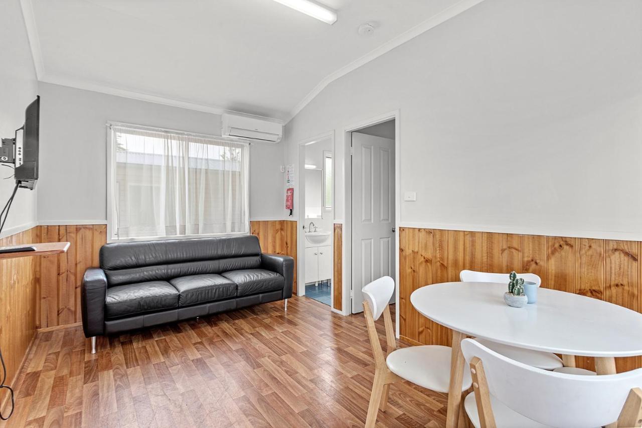 Lifestyle Villages Redhead Room photo