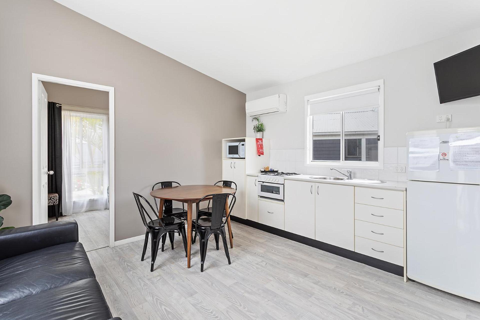 Lifestyle Villages Redhead Room photo